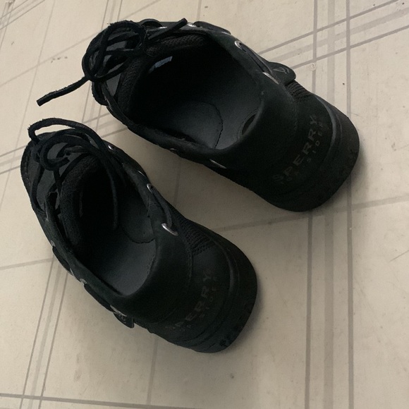 Never worn too small! - Picture 2 of 4